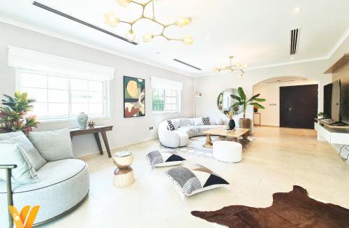 Jumeirah Park Villa | Luxury 3BR Private Pool Villa and Elaborate Gardens
