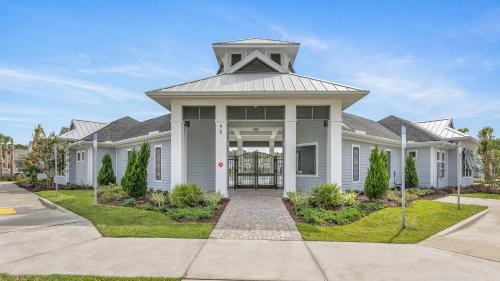 St. Augustine House | Luxury 3BR Townhome | Pool | Gym | Close 2 Beach.