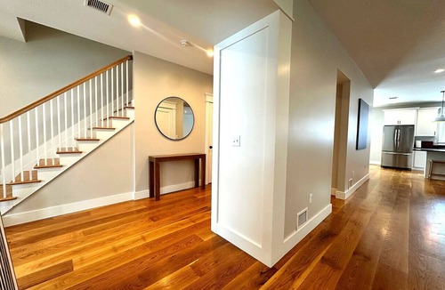 Montgomery House | Luxury 3BR with King Beds in Montgomery Village