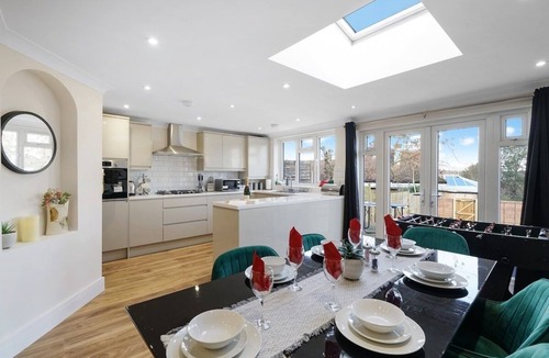 Wembley Park House | Luxury 4 Bed house in Wembley - Garden
