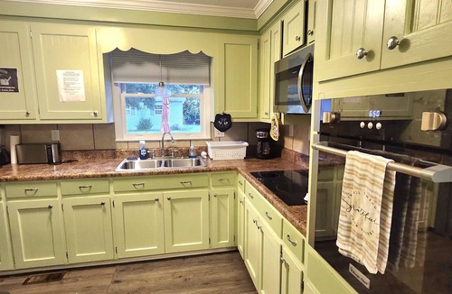 Arcadia House | Luxury 4-bedroom house with AC/indoor fireplace in pleasant Spartanburg