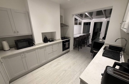 Pinner South House | Luxury 4 Bedroom House in Harrow