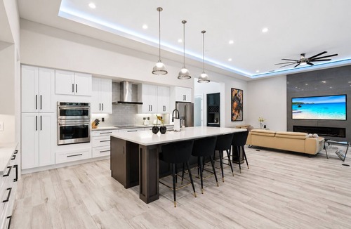 Willoughby Acres House | Luxury 4 bedroom + office, 4 bathroom property with swimming pool and jacuzzi