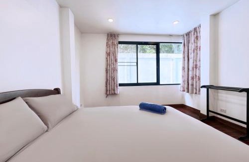 Nong Chaeng Villa | Luxury 4 bedroom 4 bathroom sea view bathtub pool villa in Bangpor Beach, Koh Samui, Thailand