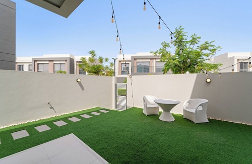 Dubai Investment Park - 1 House | Luxury 4BR Corner Villa – All Ensuite Baths, Private Garden, Pool/Gym Access