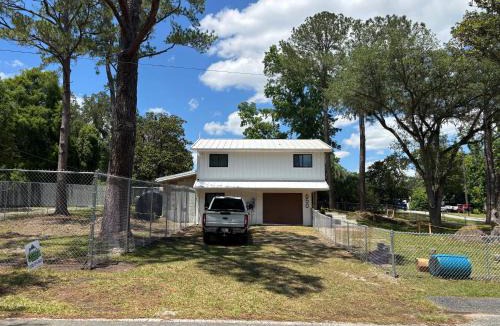 Fort King District House | Luxury 4BR Home with Jacuzzi Patio and Game Room Near Downtown