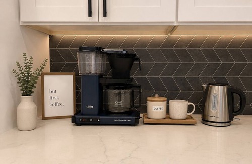 Union City Apartment | Luxury 4BR Near NYC | Parking | Sleeps 8
