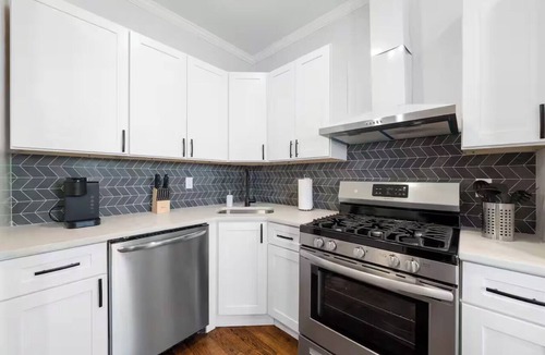Union City Apartment | Luxury 4BR Near NYC | Parking | Sleeps 8