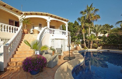 La Sabatera Villa | Luxury 5 Bed Mountain Views Heated Pool Games Room