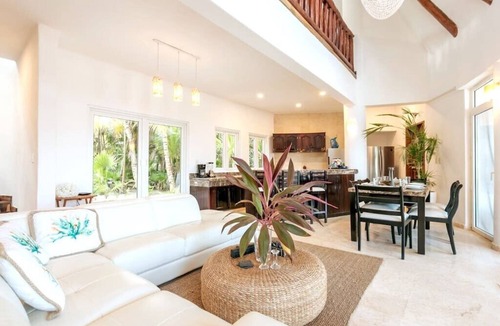 Tulum Villa | Luxury 5-BR Beachfront Home in Tulum Casa Sofia