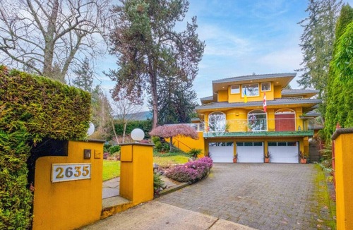 West Vancouver Villa | Luxury 5-BR Spanish Villa near beach w/ocean view