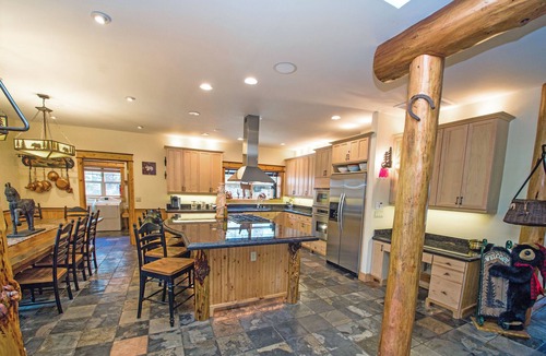 Overlook Park House | Luxury, 5-Master Bedroom Home, A/C, Outdoor Living - Red Fir 14