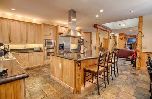 Overlook Park House | Luxury, 5-Master Bedroom Home, A/C, Outdoor Living - Red Fir 14