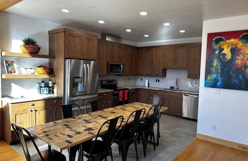 Winter Park House | Luxury 5br 4.5 Bath, 2 Primary Bedrooms! Across from Ski Resort. License 005650