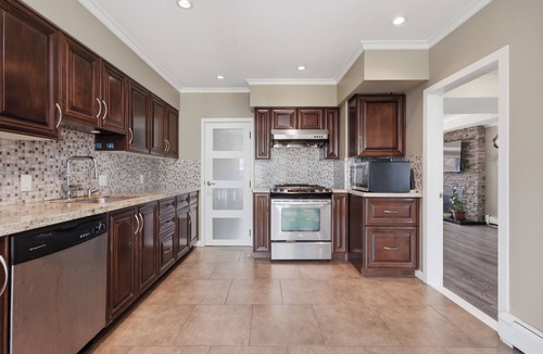 West Point Grey House | Luxury 5BR Point Grey | Jericho Beach + Downtown