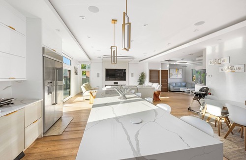 North Valley Stream House | Luxury 5BR Smart Home Near JFK with Gym, Theater & BBQ