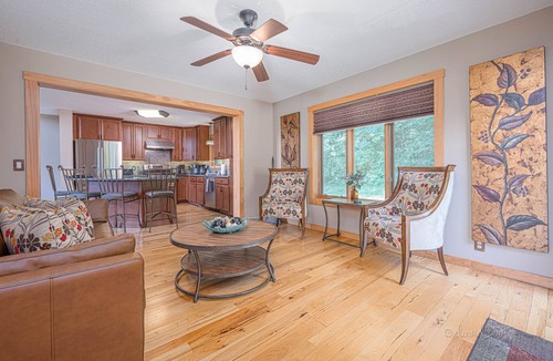 The Galena Territory Cabin | Luxury 5King Bed 5Bath w/Panoramic Views Fire pit Pets Hot Tub Cinema Games