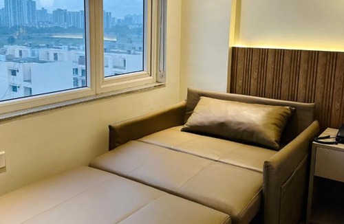 Jaypee Greens Apartment | Luxury 5star Flat, Urgent Check-in Available!