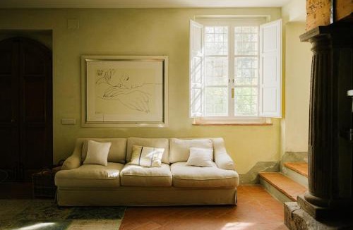 Cascine-La Croce Villa | Luxury 6-bed Tuscan Villa near Lucca and Florence