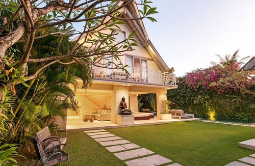 Seminyak Villa | Luxury 6 Bedrooms Villa with Private Pool