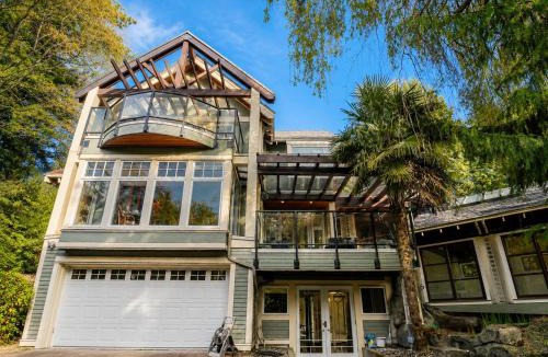 Shaughnessy Villa | Luxury 7BR 8BA West Side Villa with Garden & Pond 5 Min to Downtown