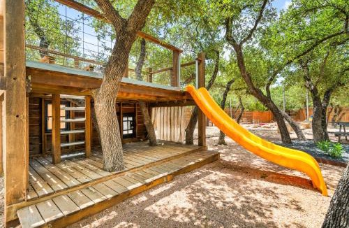 Dripping Springs House | Luxury 7BR Hill Country Gem with Barndominium