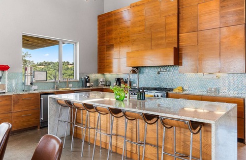 Dripping Springs House | Luxury 7BR Hill Country Gem With Barndominium