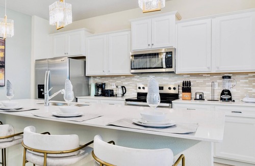 Four Corners House | Luxury 7BR Windsor Cay Resort Home w/Private Pool, Game Room & Free Club Access