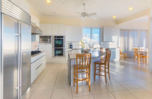 West Hampton Dunes House | LUXURY 8 BDRM OCEANFRONT HOUSE W/POOL, JACUZZI & HOT TUB FACING THE OCEAN!