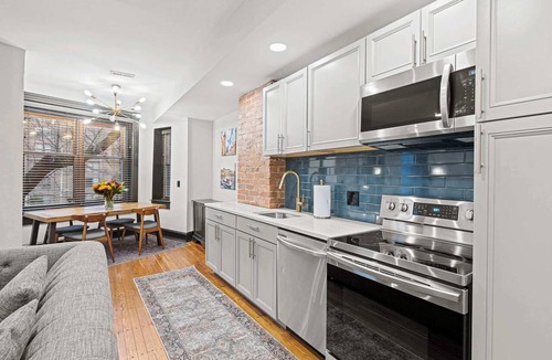 Shaw Apartment | Luxury 8BR/7BA DC Mansion – Reunions, Retreats