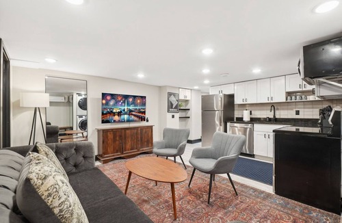 Shaw Apartment | Luxury 8BR/7BA DC Mansion – Reunions, Retreats