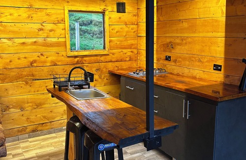 San Juan de Pasto Ski Chalet | Luxury A-Frame Chalet with Jacuzzi and Panoramic View of Laguna Cocha