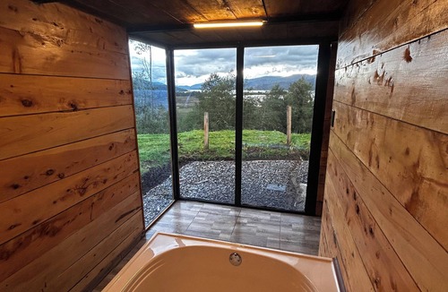 San Juan de Pasto Ski Chalet | Luxury A-Frame Chalet with Jacuzzi and Panoramic View of Laguna Cocha