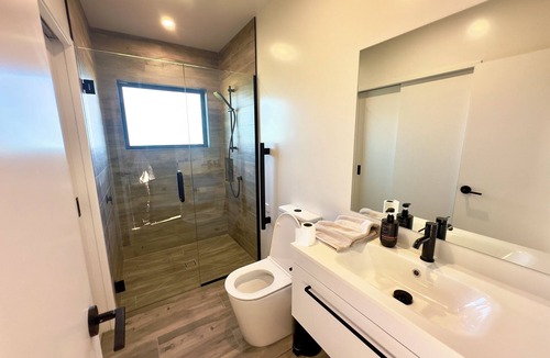 Waverley Cabin | Luxury Absolute Ocean View Lodge