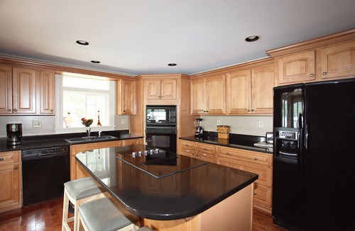 Cooperstown House | Luxury accommodation overlooking Lake Otsego with private waterfront. 14 rooms.