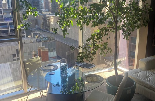 East Melbourne Apartment | Luxury Accommodation with roof top pool.