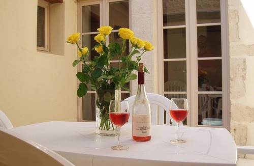 Pommard Apartment | Luxury Accommodation for Four in the Heart of Burgundy's Cote d'Or Wine Region