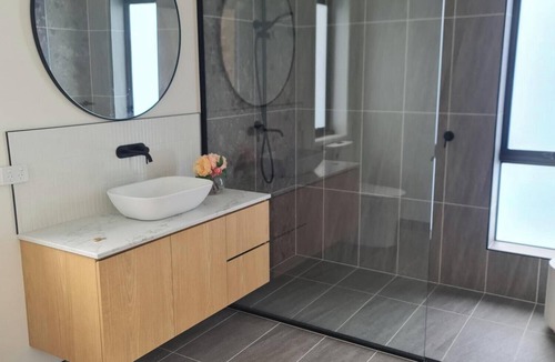 Magra Cottage | Luxury Accommodation in Tasmania's Highlands | Modern Retreat with Mountain View