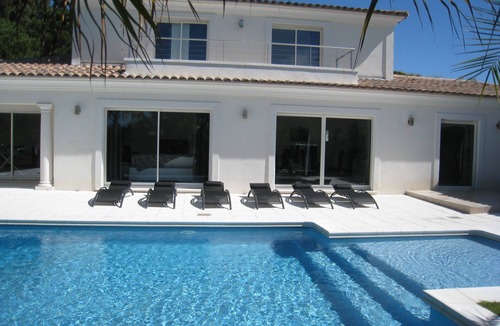 Valescure Villa | Luxury air-conditioned villa with swimming pool and large enclosed garden near beaches