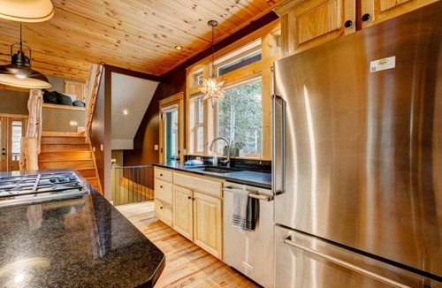 Estes Park House | Luxury and Privacy- A vacation that feels like home!