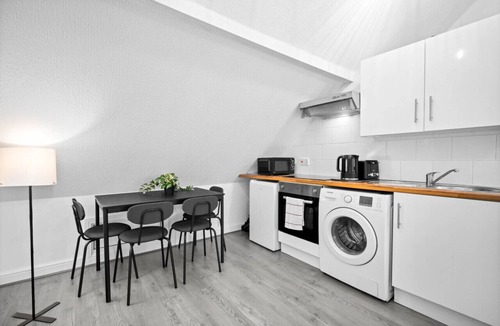 Stonnall Apartment | Luxury Apartment - Accommodates 4 - On-Street Parking Available