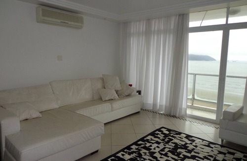 Gonzaga Apartment | Luxury apartment facing the sea w / air conditioning and 01 parking space