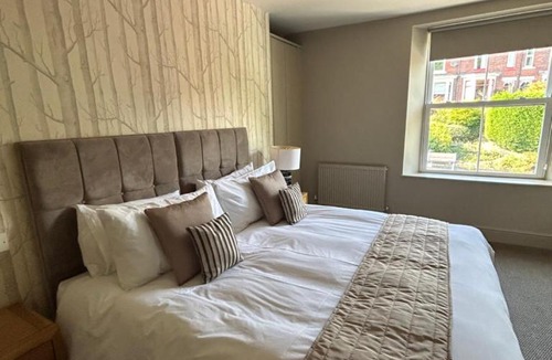 Sheffield Apartment | Luxury Apartment - Great Location