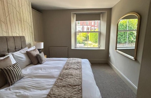 Sheffield Apartment | Luxury Apartment - Great Location