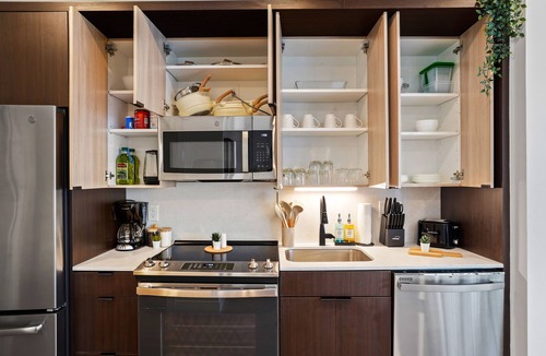 Pendleton Apartment | Luxury Apartment in Downtown With/Pool/Gym/Rooftop