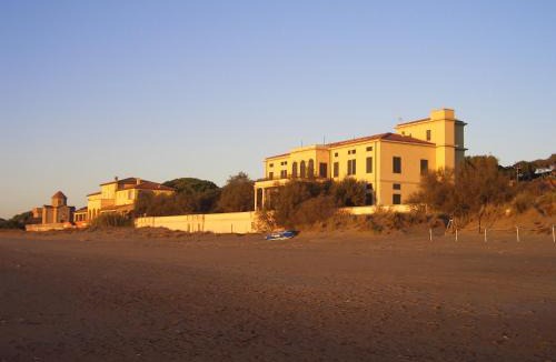 Donoratico Apartment | Luxury apartment inside beachfront villa