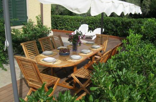 Donoratico Apartment | Luxury apartment inside beachfront villa
