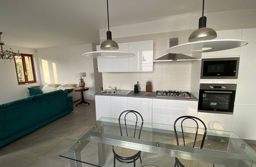 Predore House | Luxury Apartment on the Lake with private garden