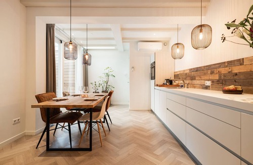 Museum Quarter Apartment | Luxury Apartment with spacious living room