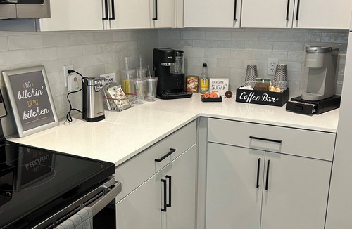 Plainfield Apartment | Luxury Apartment with Garage and Washer/Dryer